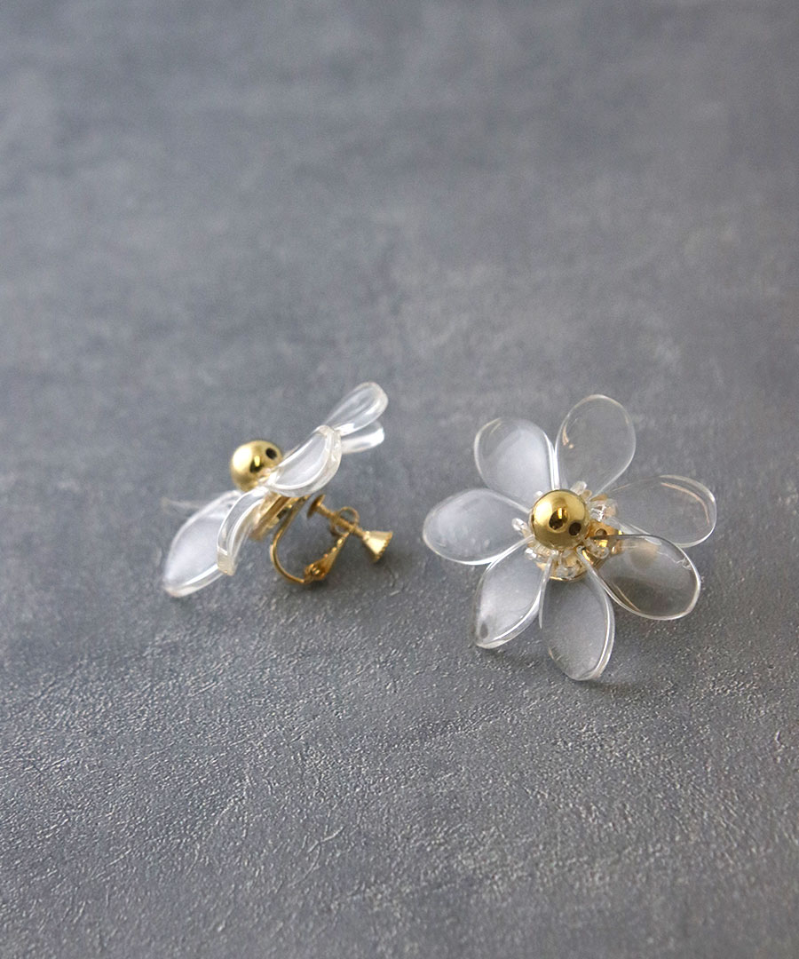 楽天市場】 クリアフラワーピアス ピアス イヤリング 抜け感 花
