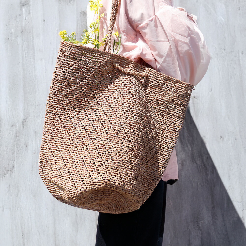 楽天市場】ラフィアバッグ かぎ編み波透かし 丸底 紅茶 【かごバッグ