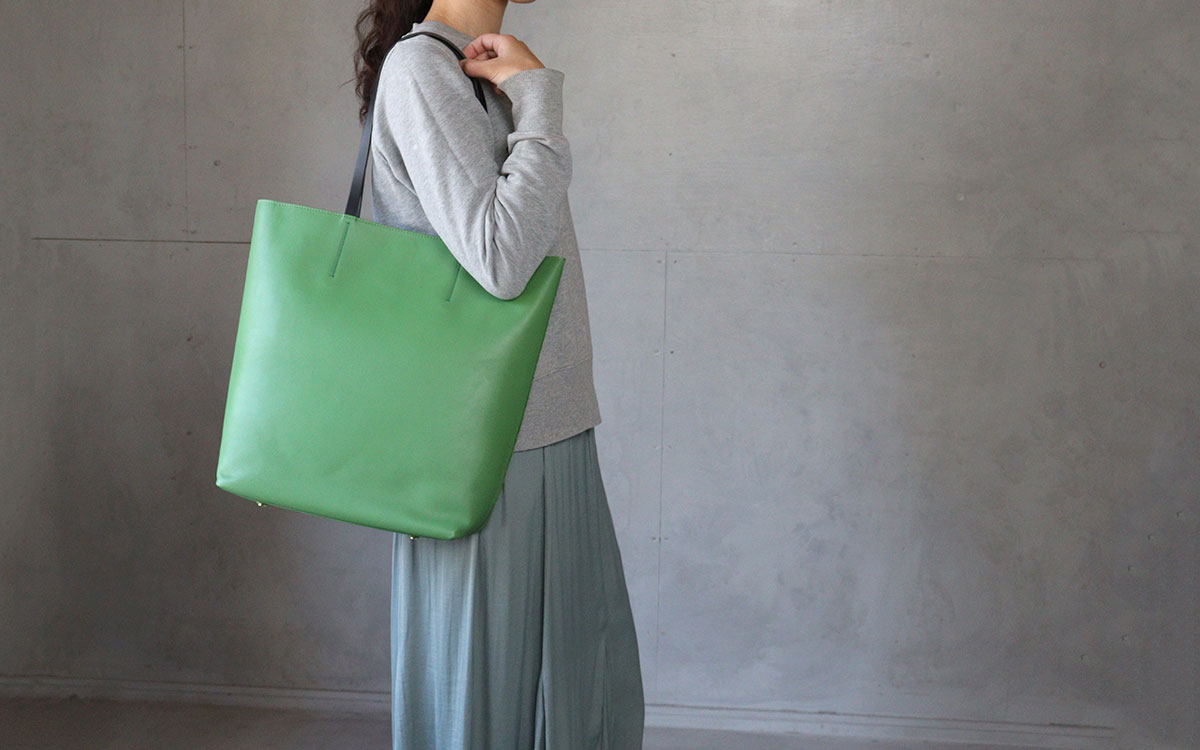 楽天市場】トートバッグ A4 通勤 通学 本革 軽量 軽い コンパクト