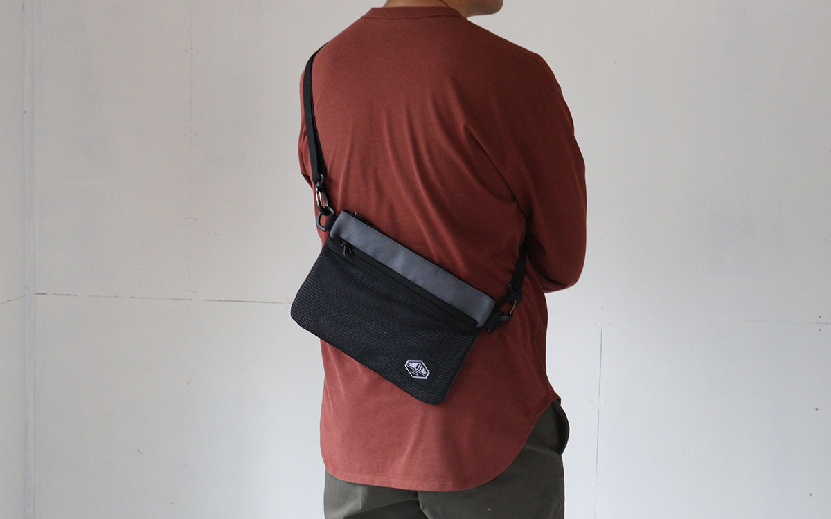 楽天市場】ビジネスリュック スクエア サコッシュ付き 17インチPC収納