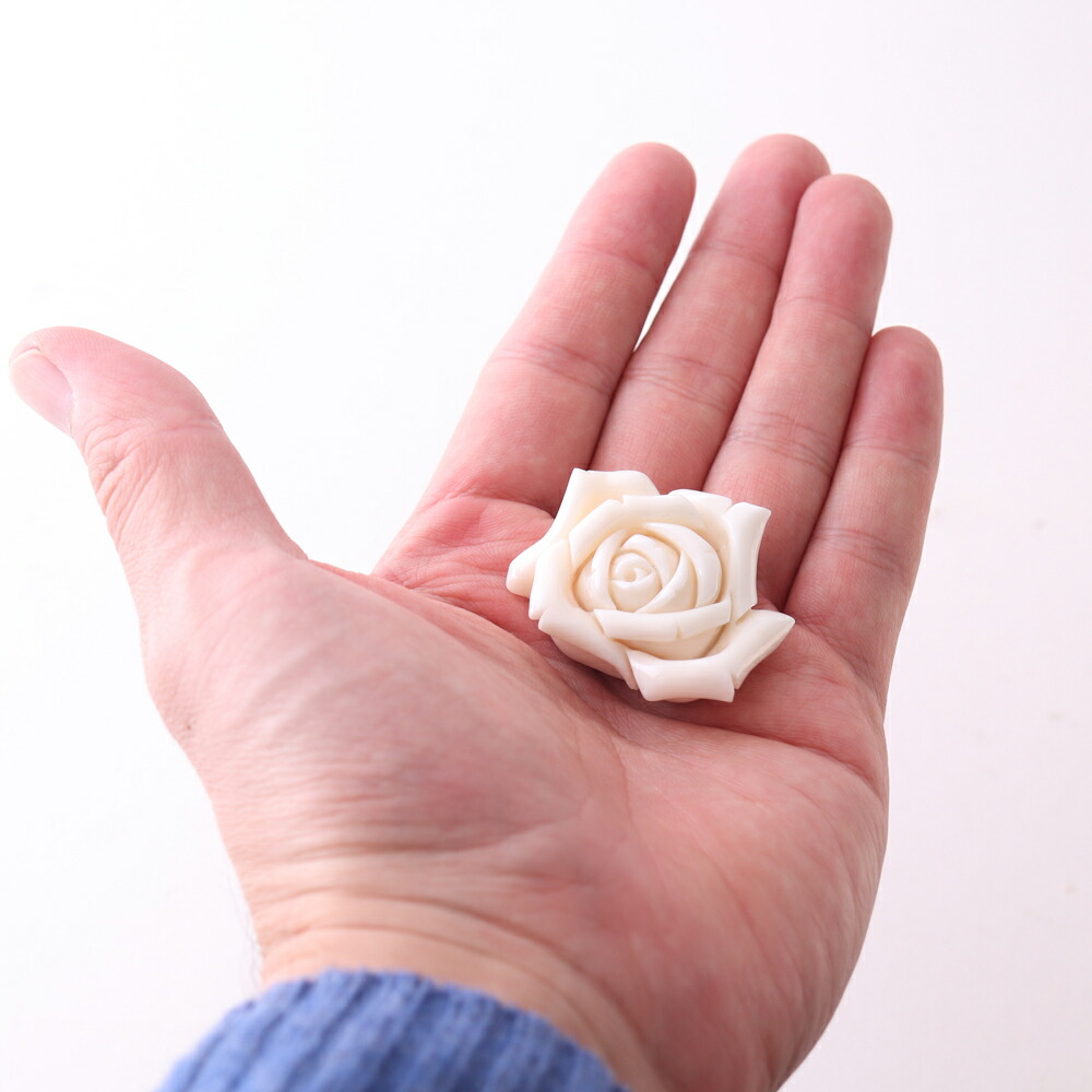 楽天市場】≪1年保証付き≫白珊瑚 薔薇 ブローチ SAM プラチナ