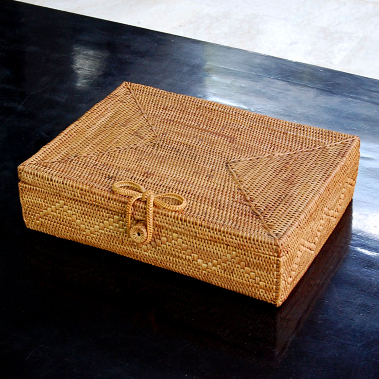 楽天市場】アタで編まれた四角いフタ付きボックス型バスケット 柄あり