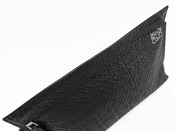 楽天市場】【ほぼ新品】ロエベ LOEWE Tポーチ リピートアナグラム