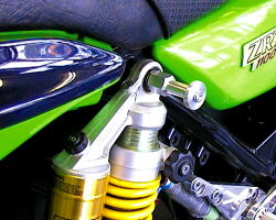 楽天市場】ゼファー400（ZEPHYR） リアサス取付部荷掛けフック 左右