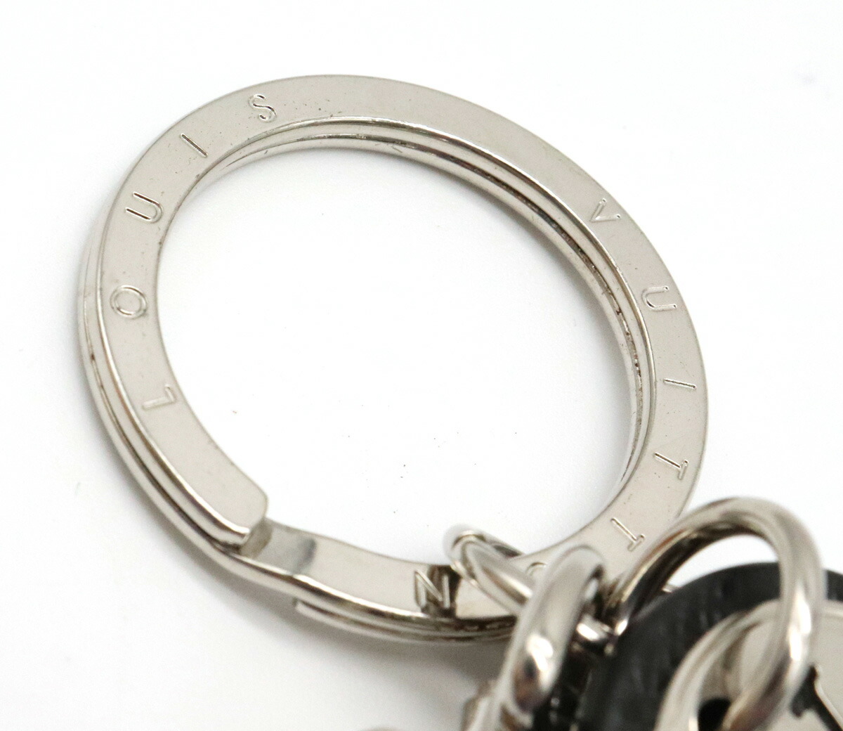 楽天市場】LOUIS VUITTON ルイ ヴィトン タイガ ポルトクレ ネオLV