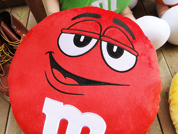 楽天市場】m&m's クッション レッド アメリカン雑貨 アメリカ雑貨
