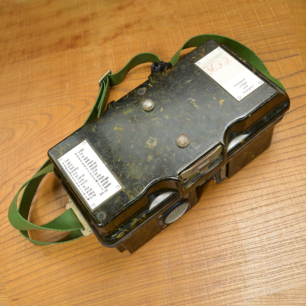 楽天市場】ドイツ軍放出品 フィールドフォン NVA 野戦電話 FF-63S [ 可