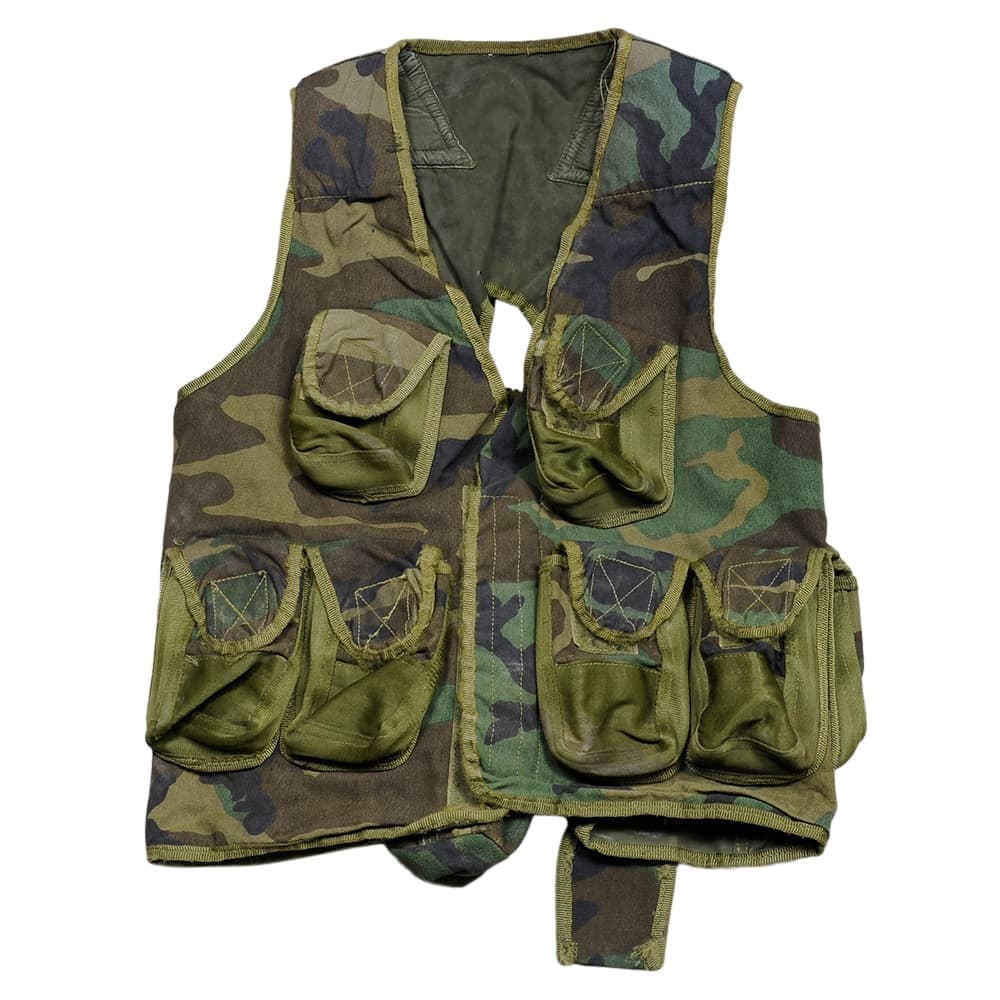 楽天市場】トルコ軍放出品 タクティカルベスト 迷彩 リアポケット付