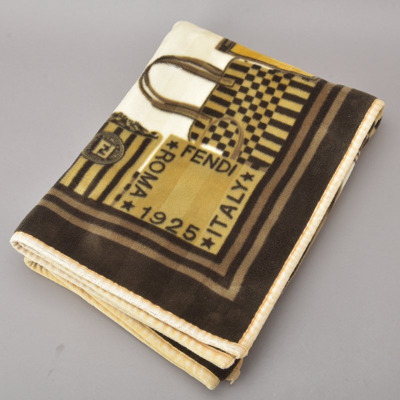 楽天市場】レア品 美品 FENDI フェンディ バッグ柄 ブランケット 毛布