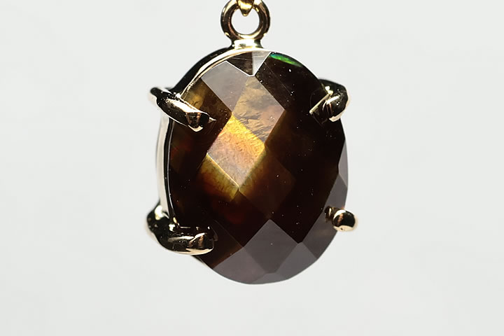 楽天市場】1.78ct奈良県天川村産 レインボーガーネットジェムグレード