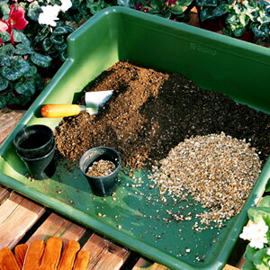 楽天市場】園芸 ガーデニングトレー 園芸シート タイディトレイ