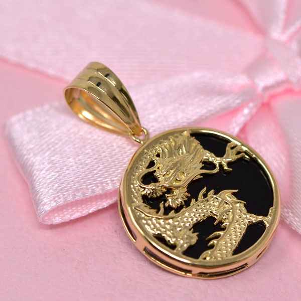 楽天市場】18金 黒 ブラック オニキス ドラゴン 龍 竜 ペンダント