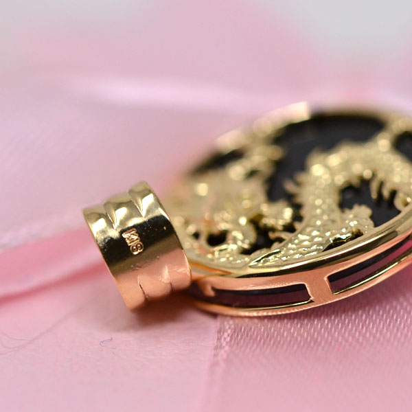 楽天市場】18金 黒 ブラック オニキス ドラゴン 龍 竜 ペンダント