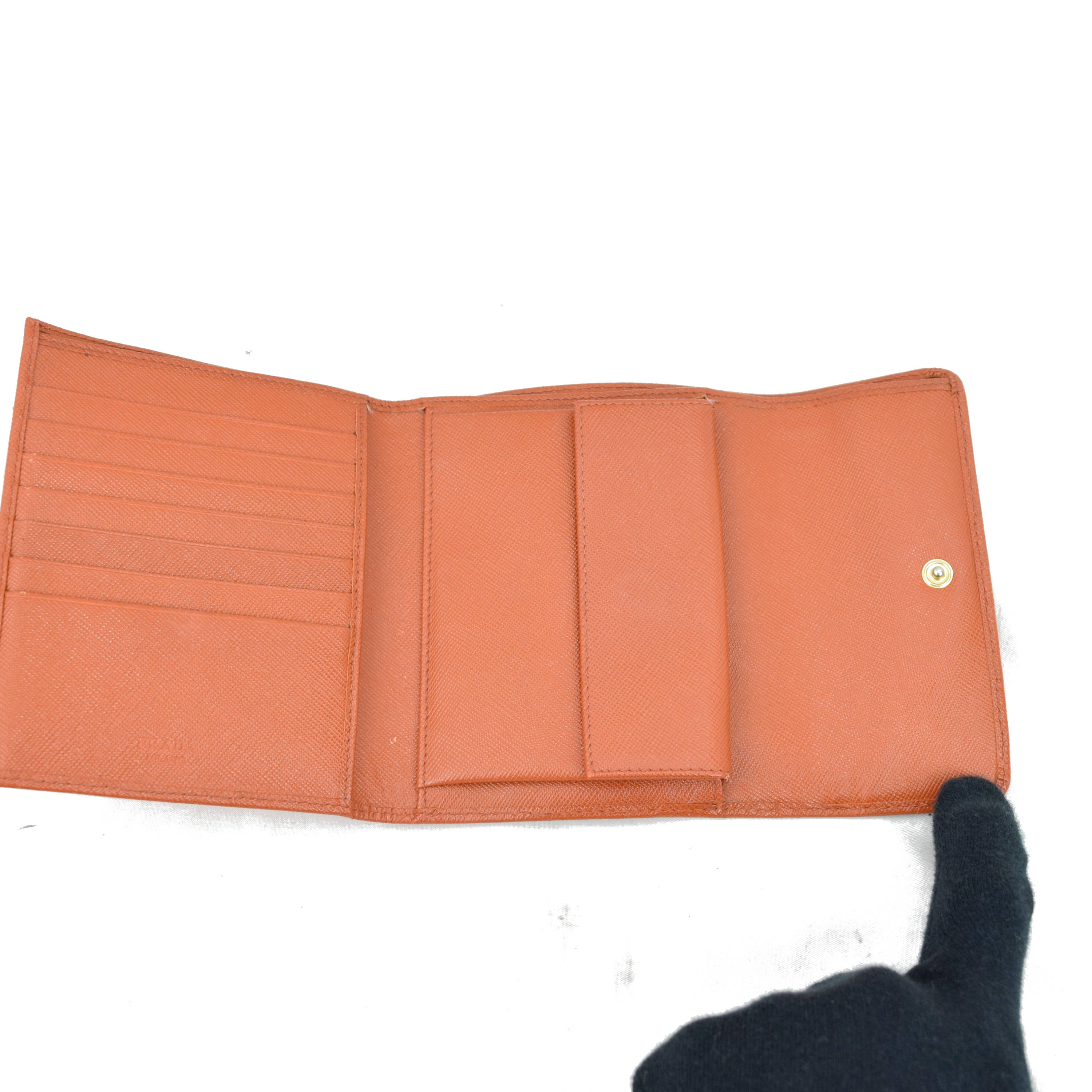 楽天市場】プラダ PRADA 3つ折財布 ロゴ オレンジ×ゴールド金具