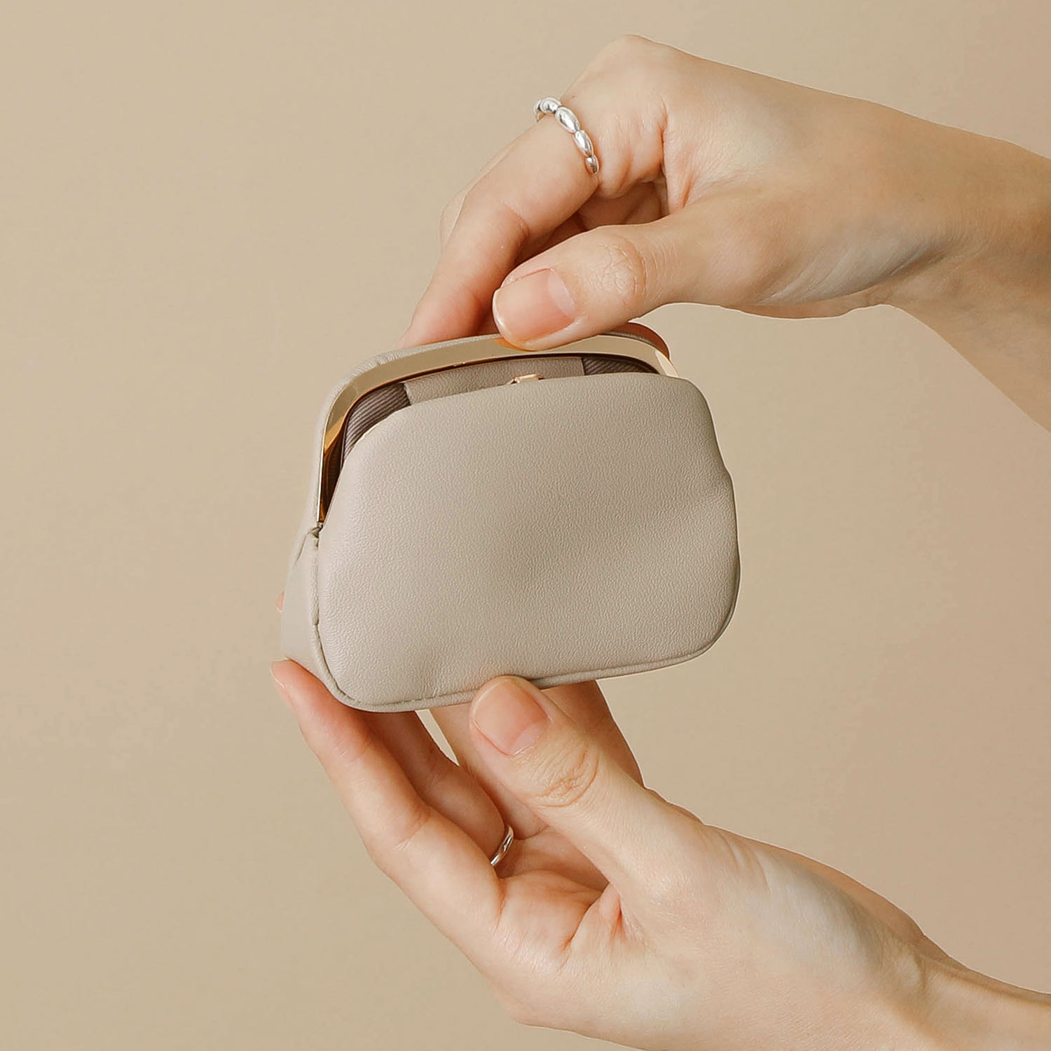 楽天市場】レザーがま口ポーチ (S) アクセサリー キーケース コイン