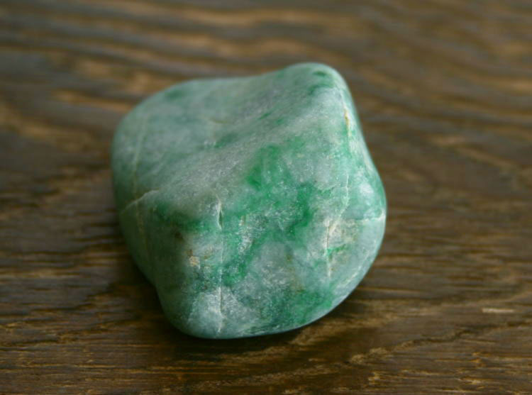 楽天市場】糸魚川翡翠原石 G00127 37mm*33mm*24mm : 糸魚川ヒスイの店