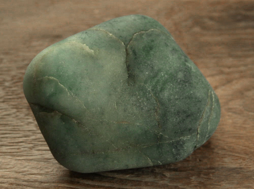 楽天市場】糸魚川翡翠漂石 G00772 81mm*71mm*42mm 糸魚川 ひすい 原石