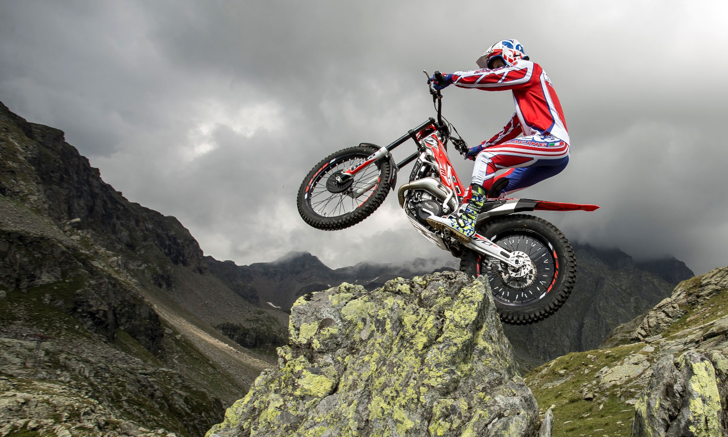 楽天市場】【正規総代理店】ガエルネ バランス クラシック レッド