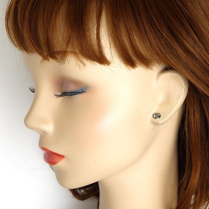 楽天市場】グッチ GUCCI ピアス GG ランニング ロゴ 652219 J8502 9000