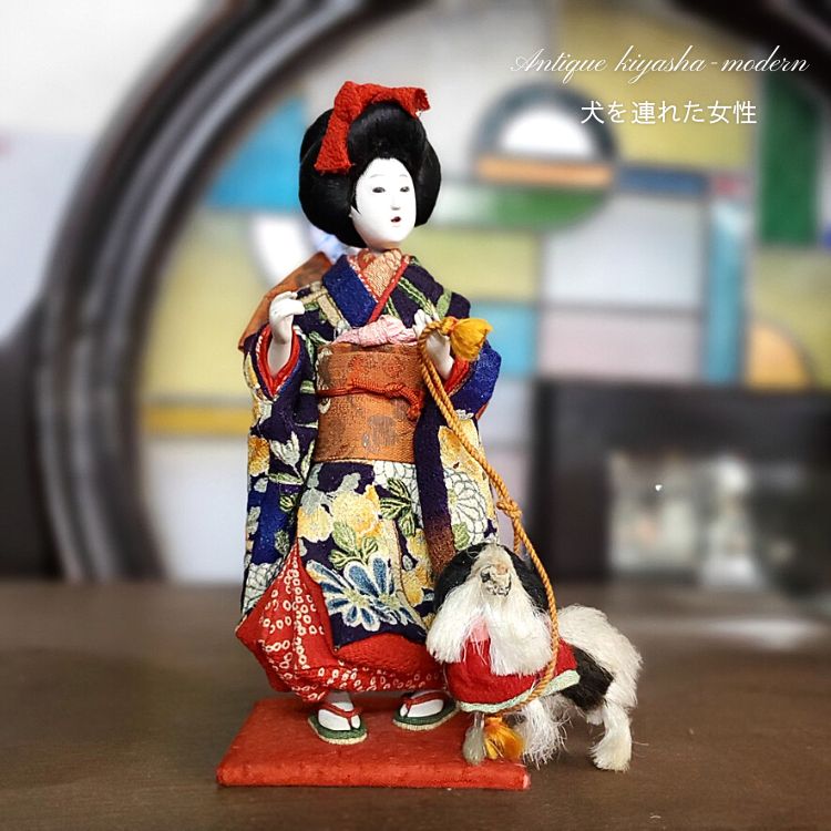 楽天市場】明治後期 磁器人形 犬を連れた着物を着た女性 ビスクドール