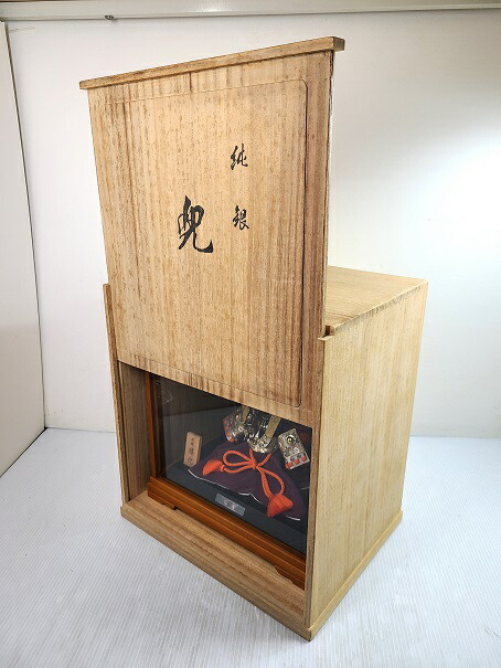 楽天市場】【中古品】 関武比古造 純銀 勝兜 置物 ガラスケース 木箱
