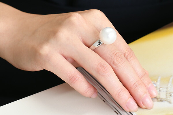 楽天市場】大珠 13mm 白蝶真珠 リング 群を抜く存在感の南洋真珠リング