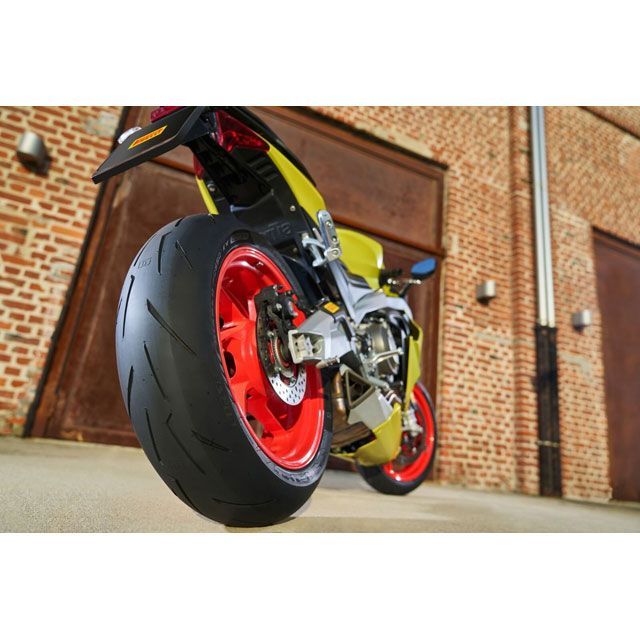 ピレリ ディアブロ ロッソIV コルサ 180/55ZR17 (バイク用タイヤ) 価格