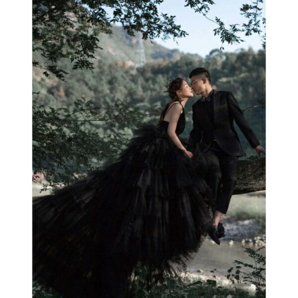 楽天市場】【送料無料】フリルブラックドレス (ｳｪﾃﾞｨﾝｸﾞﾄﾞﾚｽ ｳｪﾃﾞｨﾝｸﾞ