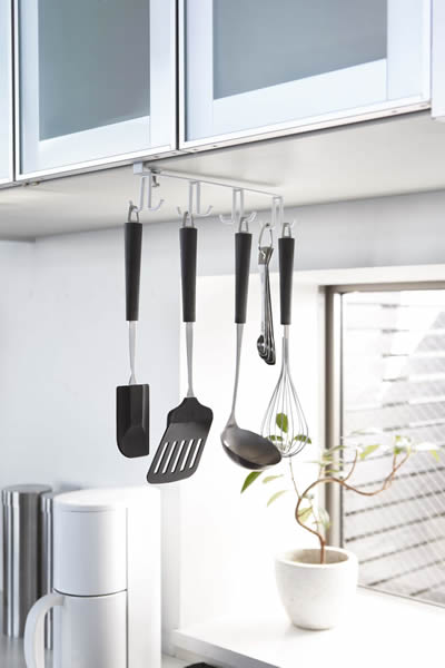 楽天市場】山崎実業 プレート 戸棚下 キッチンツールフック ホワイト