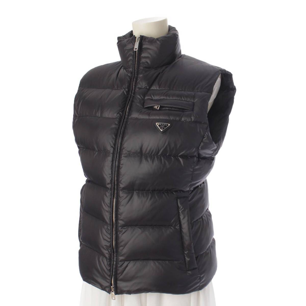 楽天市場】【プラダ】Prada 21年 三角 プレート ダウンベスト 290546