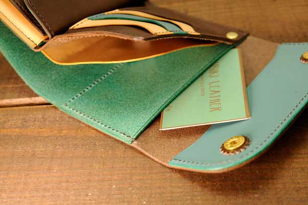 楽天市場】【受注生産】KUBIKI LEATHER クビキレザー MIDDLE WALLET