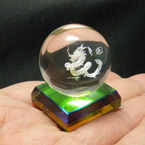 楽天市場】レーザー彫りクリスタル球台付3 翔龍・小（3cm）｜チャイナ