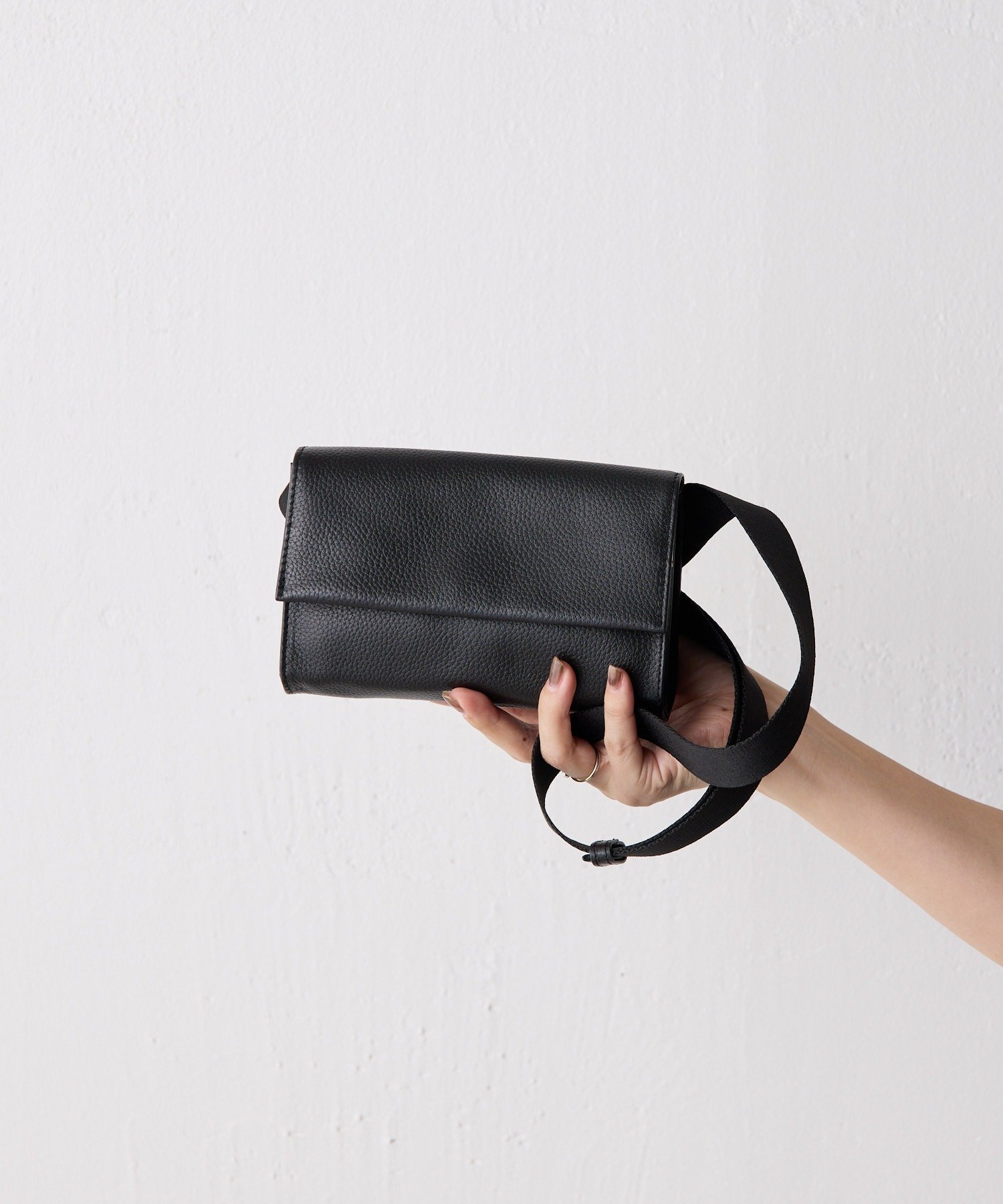 ear PAPILLONNER｜《インフルエンサーuchida企画/本革》ミニワイド