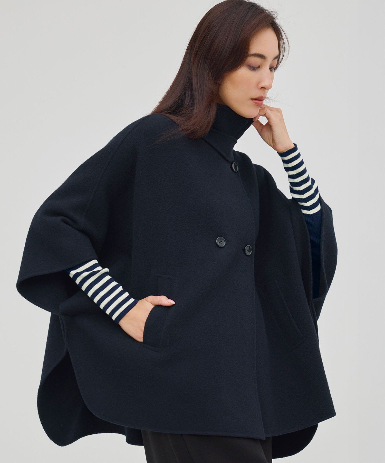 23区｜【見上愛さん着用/Oggi12月号掲載】ウールライトリバー ポンチョ