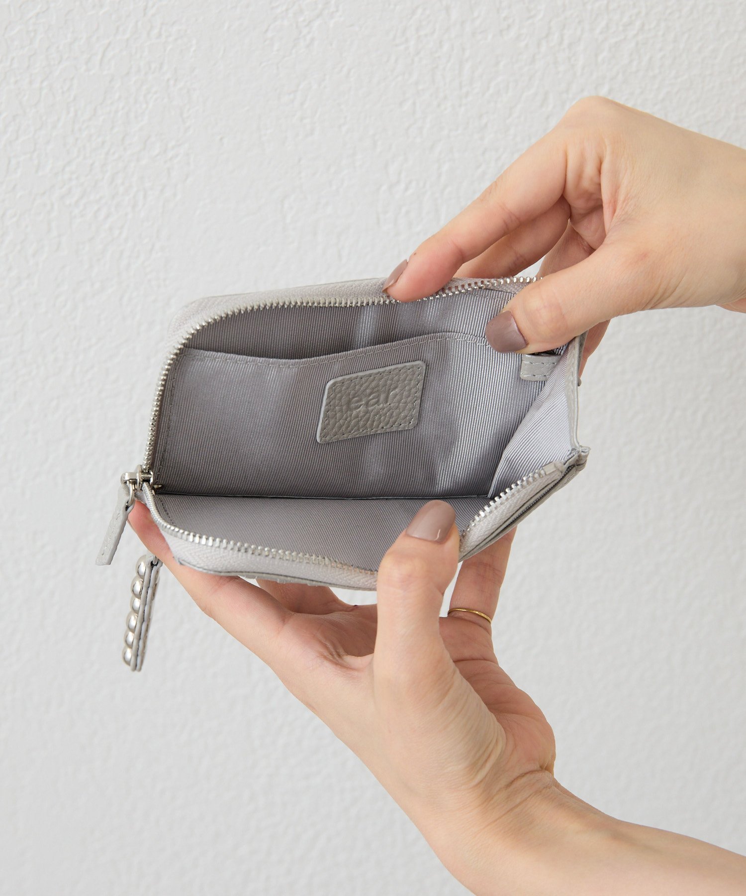 ear PAPILLONNER｜【ほし企画】本革スタッズフラグメントケース