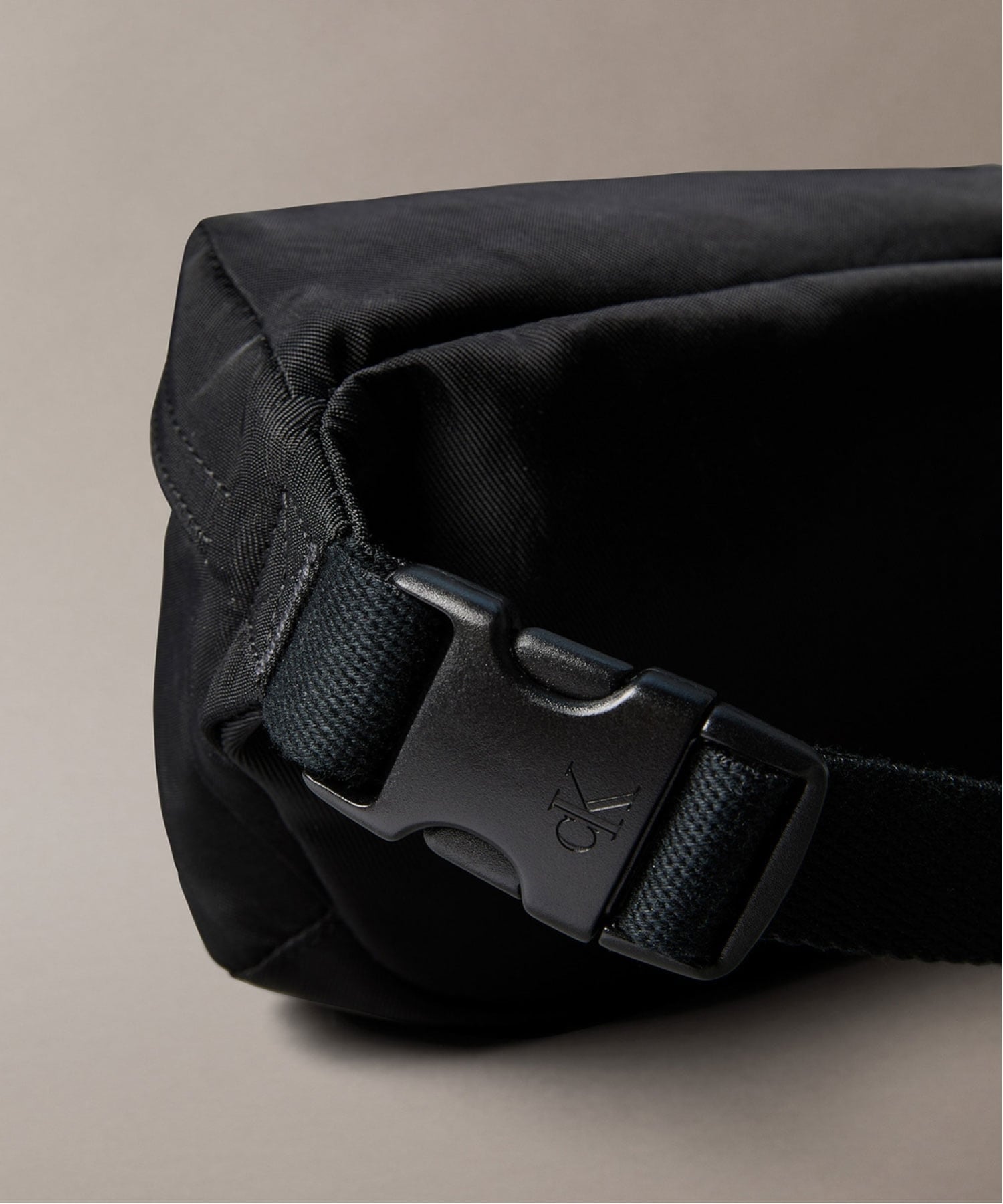 Calvin Klein｜(M)【公式ショップ】 カルバンクライン ボールド ロゴ