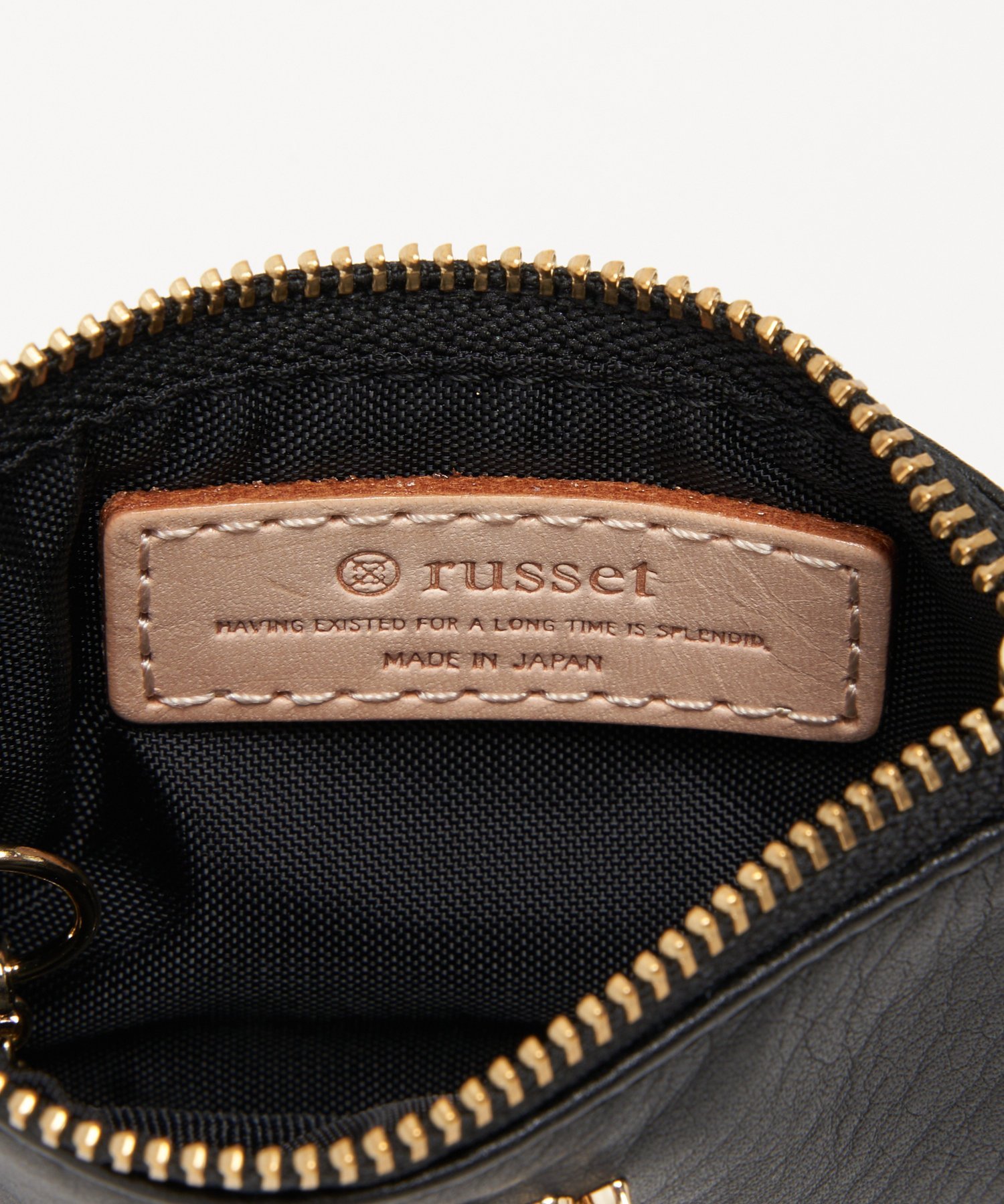 russet｜カラビナ付き ソフトレザーマルチケース | Rakuten Fashion