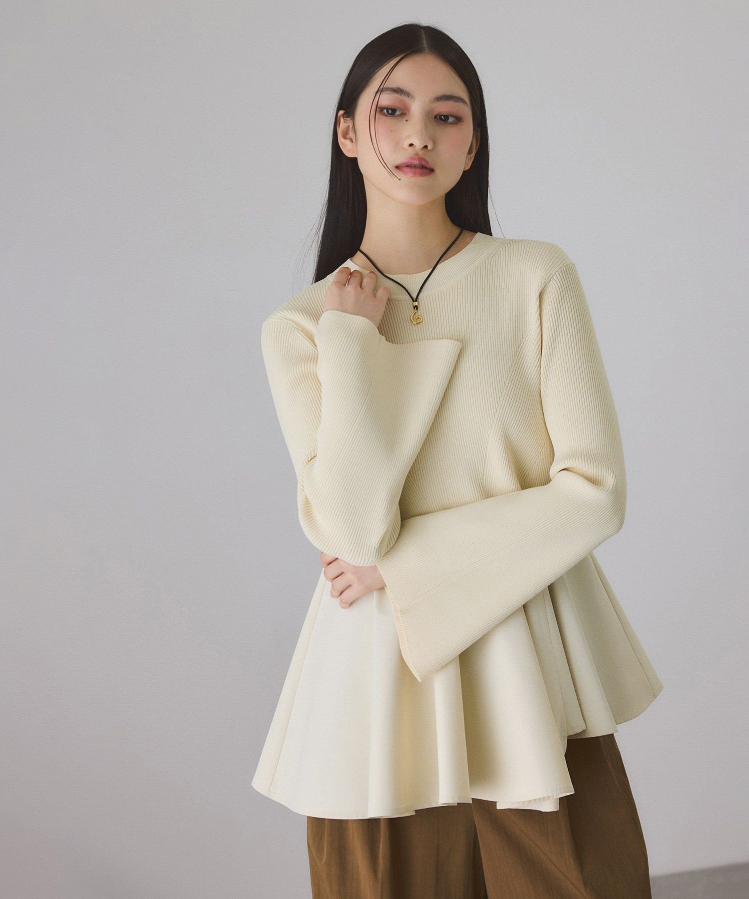 ADAM ET ROPE'｜【サステナブル】ペプラムコンビニットプルオーバー