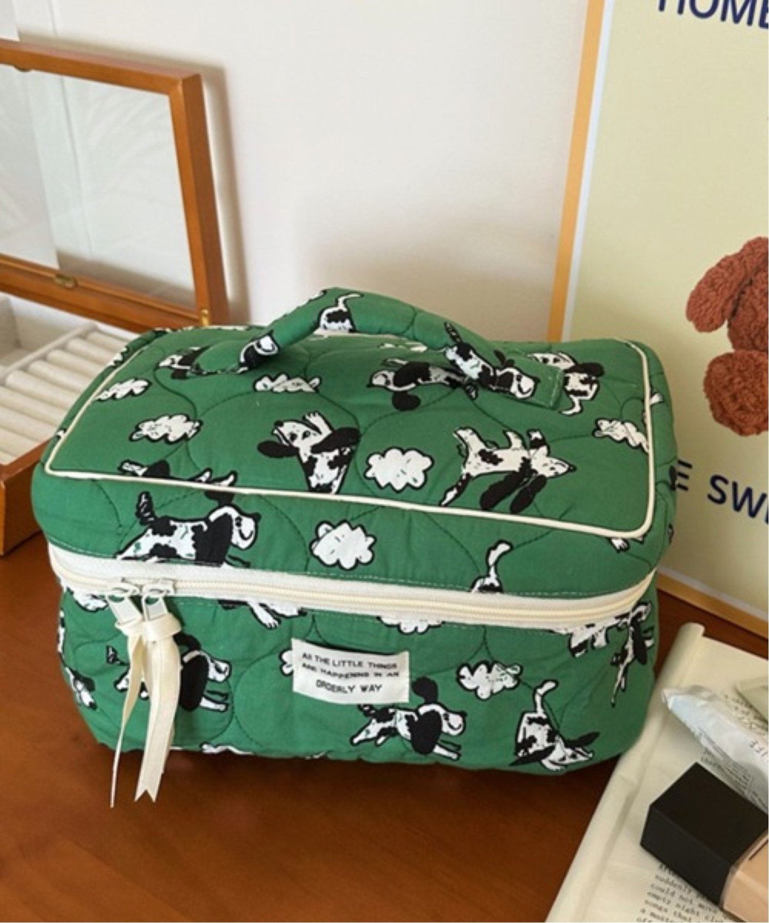 CERCA｜Pochi Pouch/(W)【2 サイズ展開】グリーンDoDog柄 キルティング