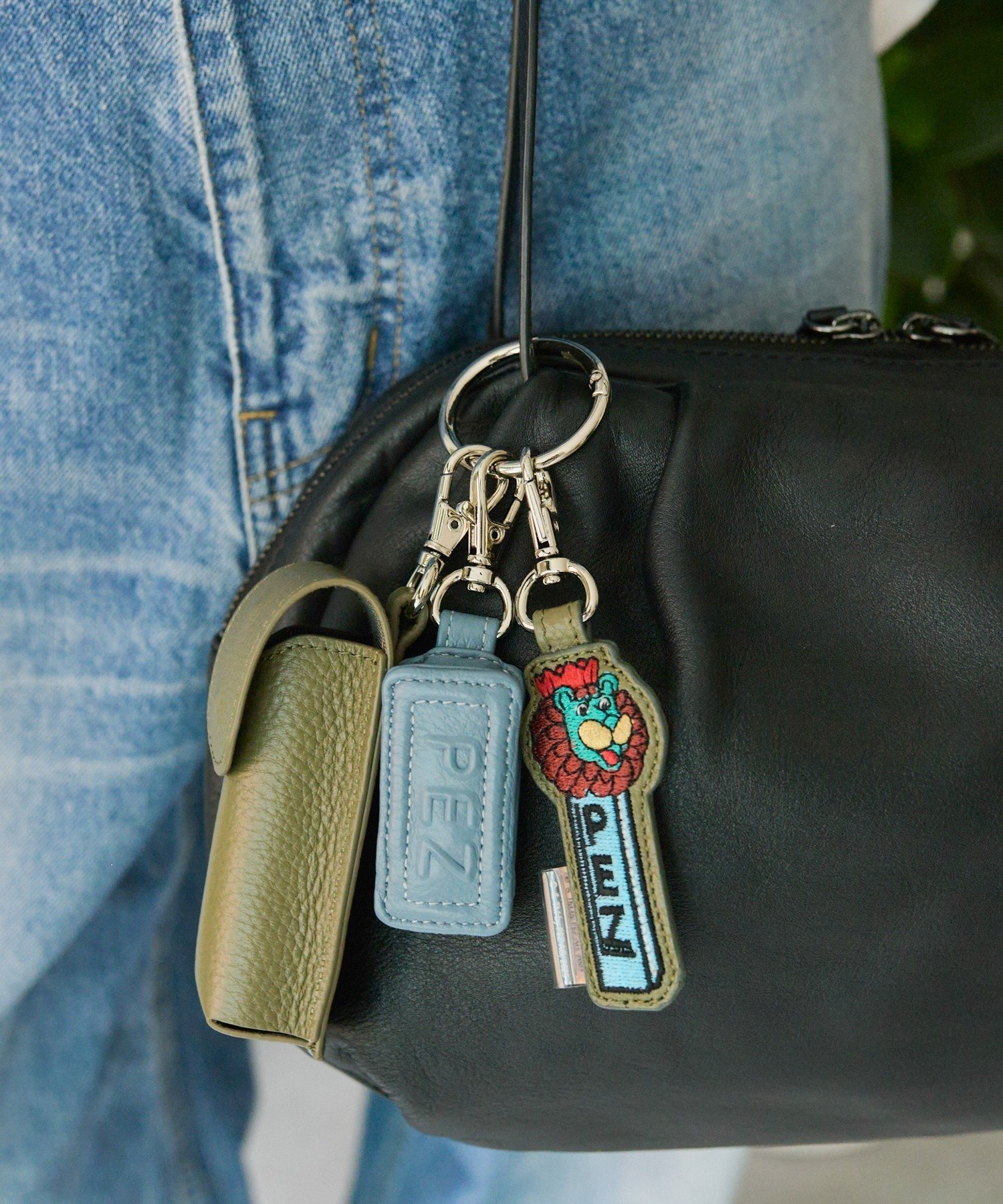 ear PAPILLONNER｜【PEZ(ペッツ)×ear】本革リップケースチャーム