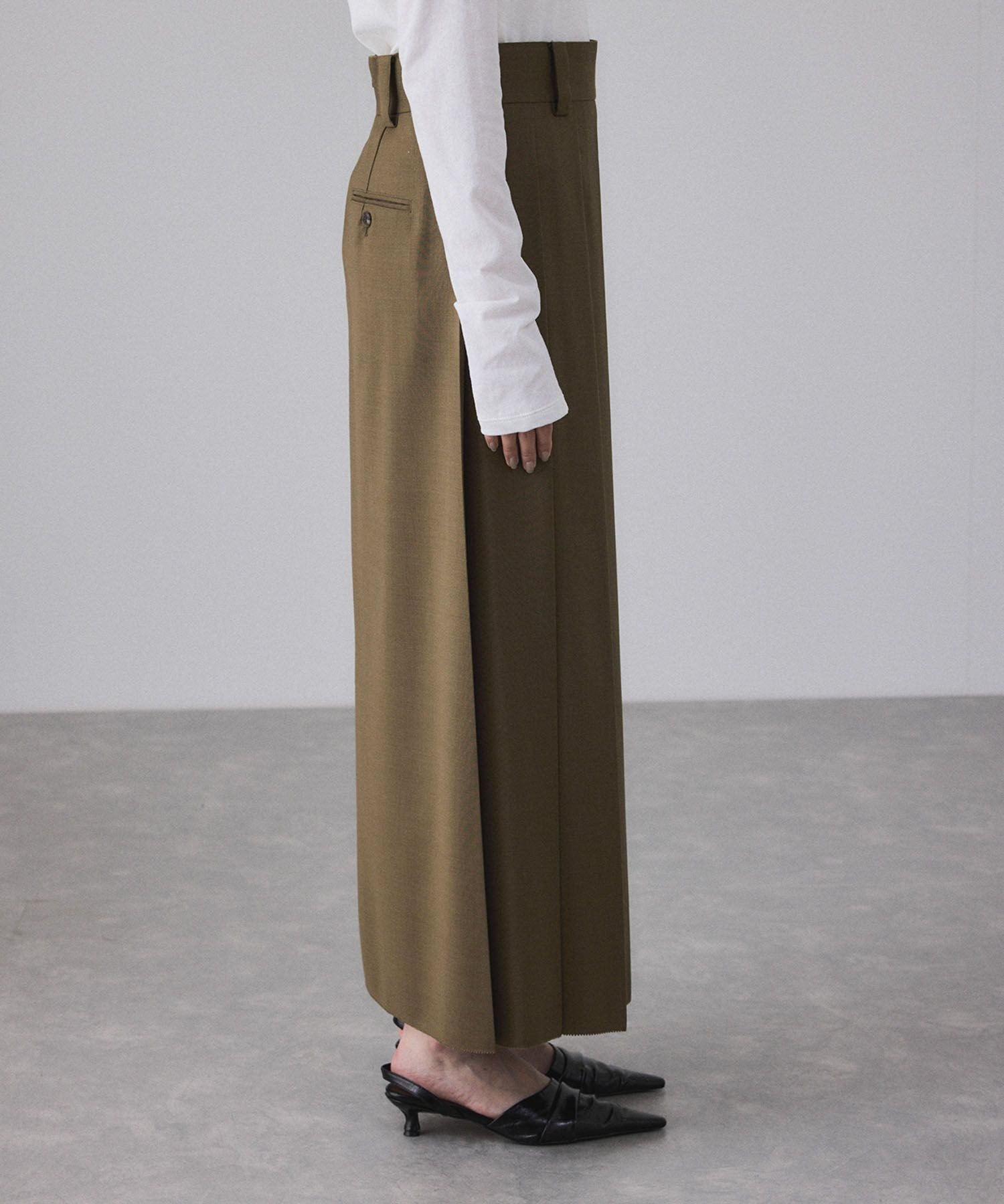 ADAM ET ROPE'｜【EMOELLE】フロントプリーツスカート | Rakuten