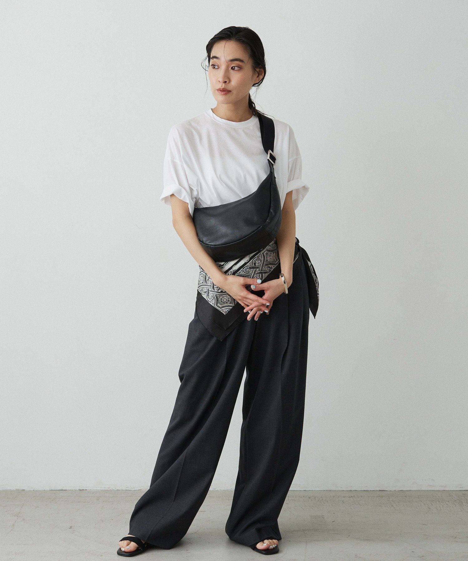 russet｜【20%ポイントバック】ソフトレザーラウンドショルダーバッグ