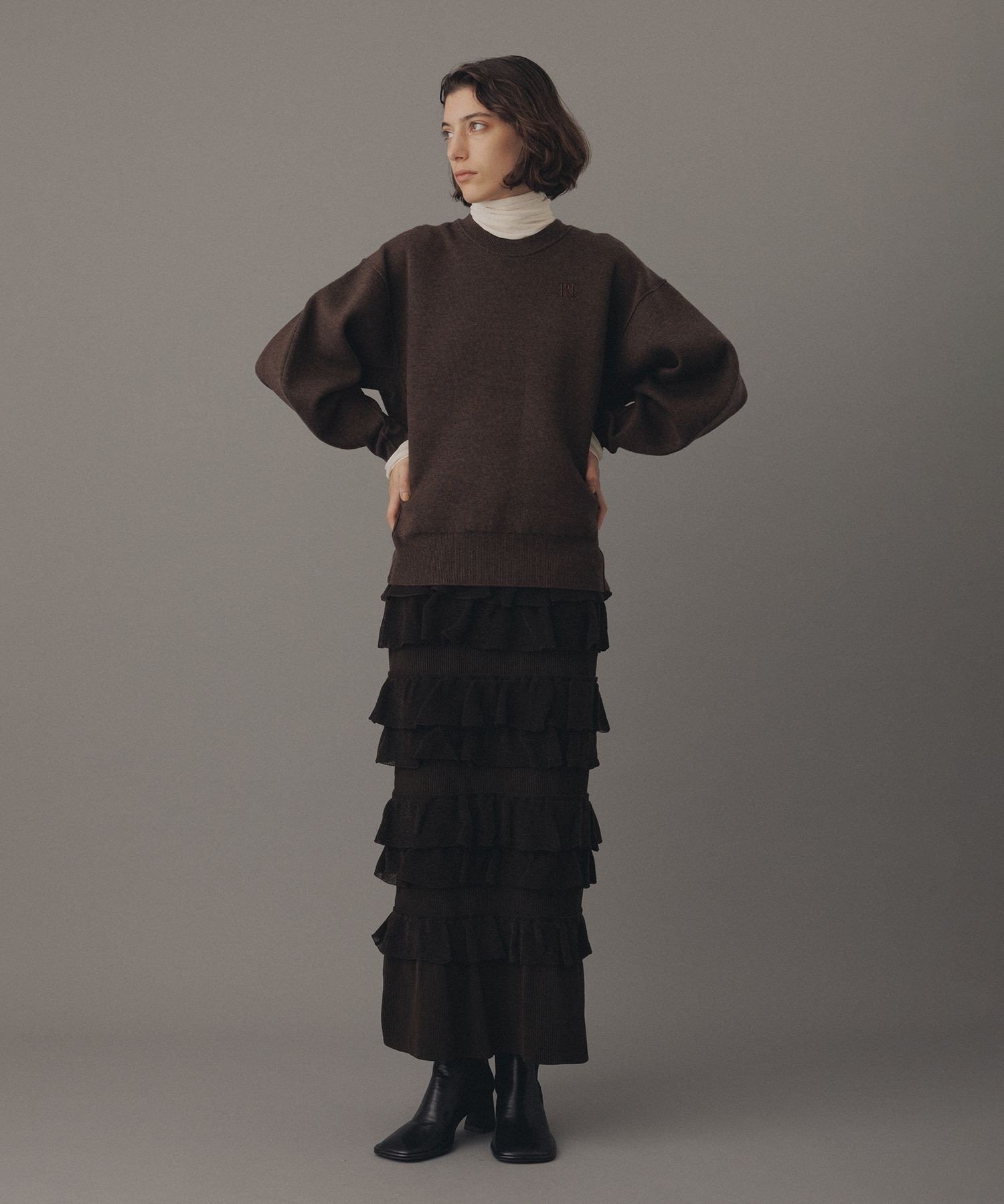 ADAM ET ROPE'｜【サステナブル】ロゴパッチスウェットニット