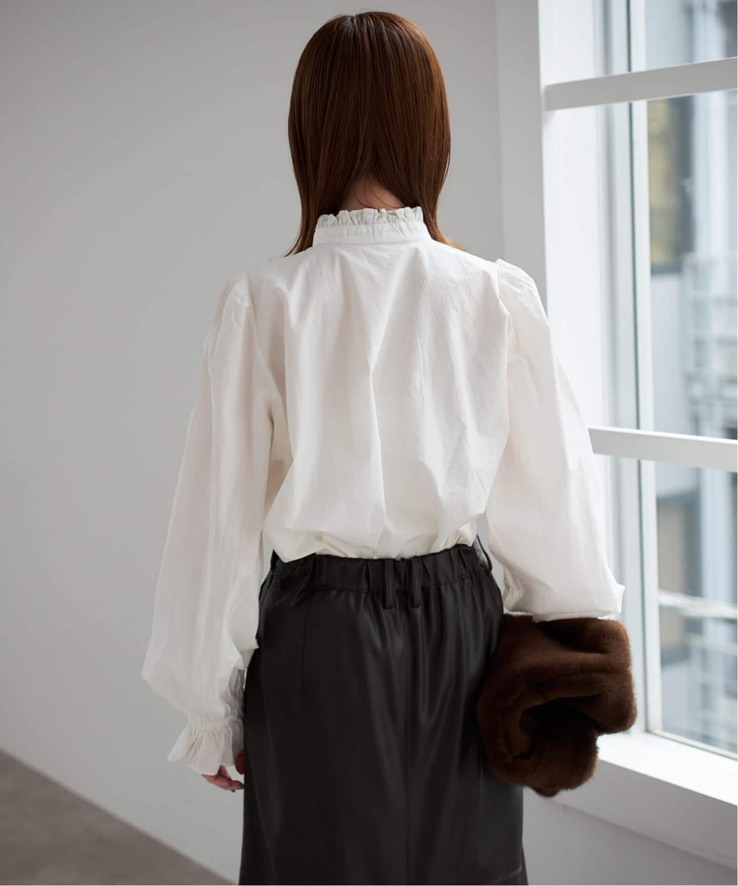 SLOBE IENA｜crinkle crinkle crinkle rebuilt neck embroidery blouse