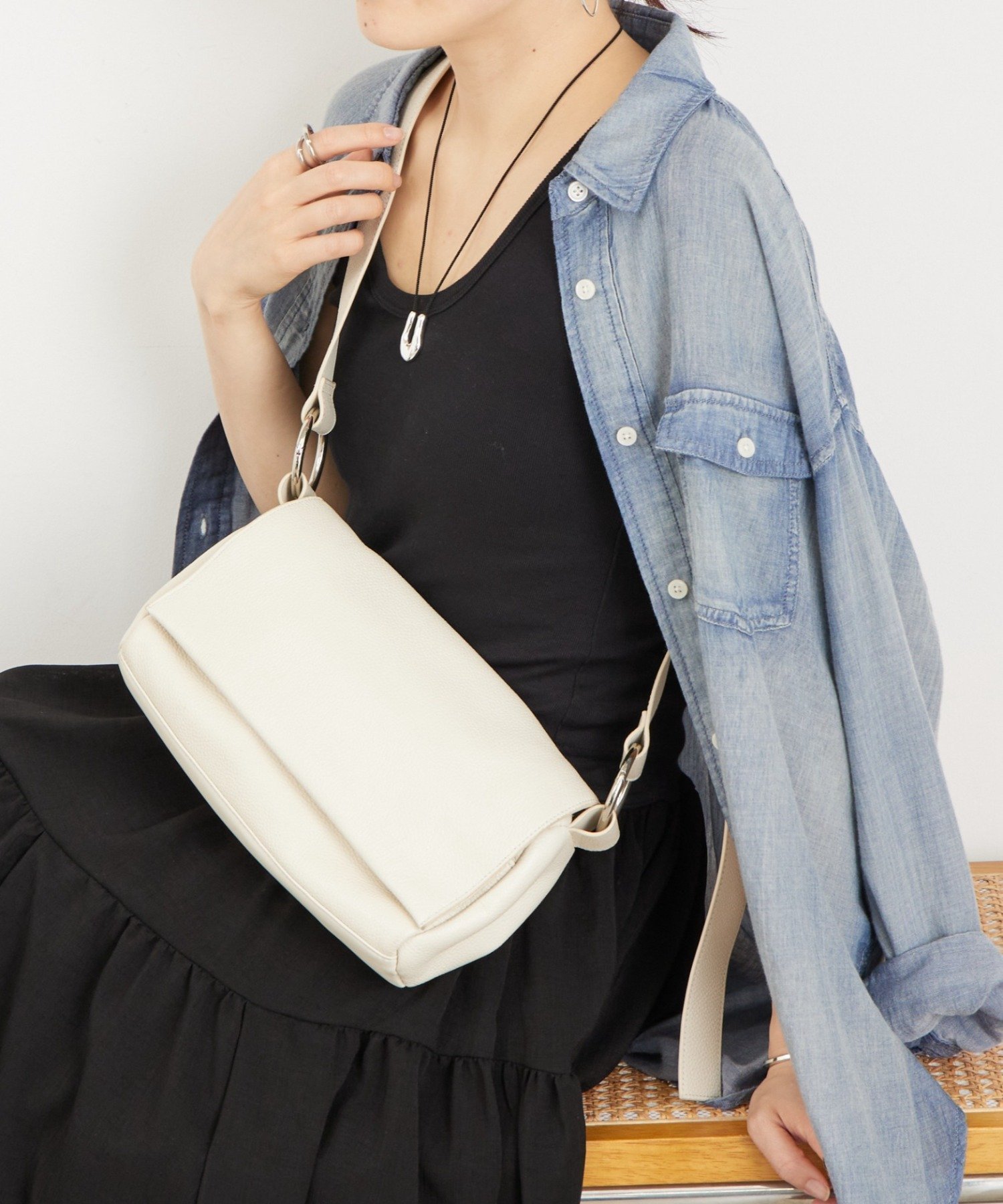 BEARDSLEY｜《本革》レザーボディバッグ | Rakuten Fashion(楽天