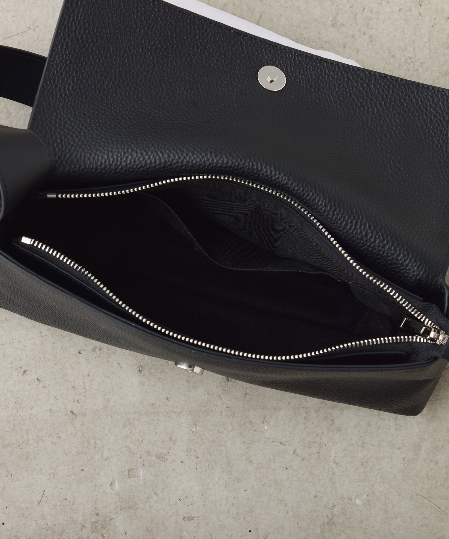 COLLAGE GALLARDAGALANTE｜【牛革/2WAY/500mlペットボトル収納可