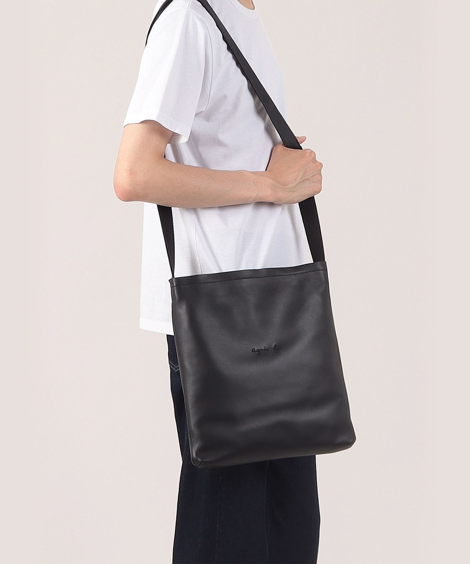 agnes b.｜レザーショルダーバッグ 