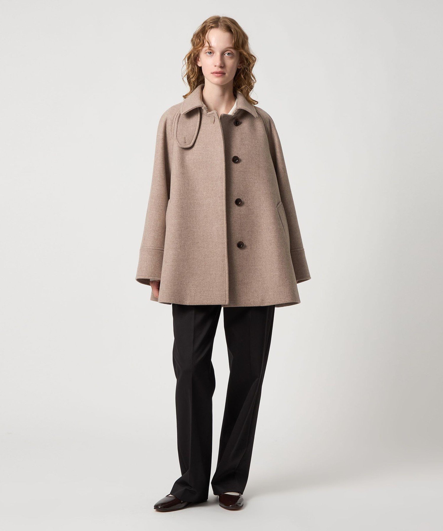 アドーア ウールカシミヤ ショートコート 36 ジャケット 黒 ステッチ ウールカシミヤ ダブルフェイス ショートコート｜トゥモローランド