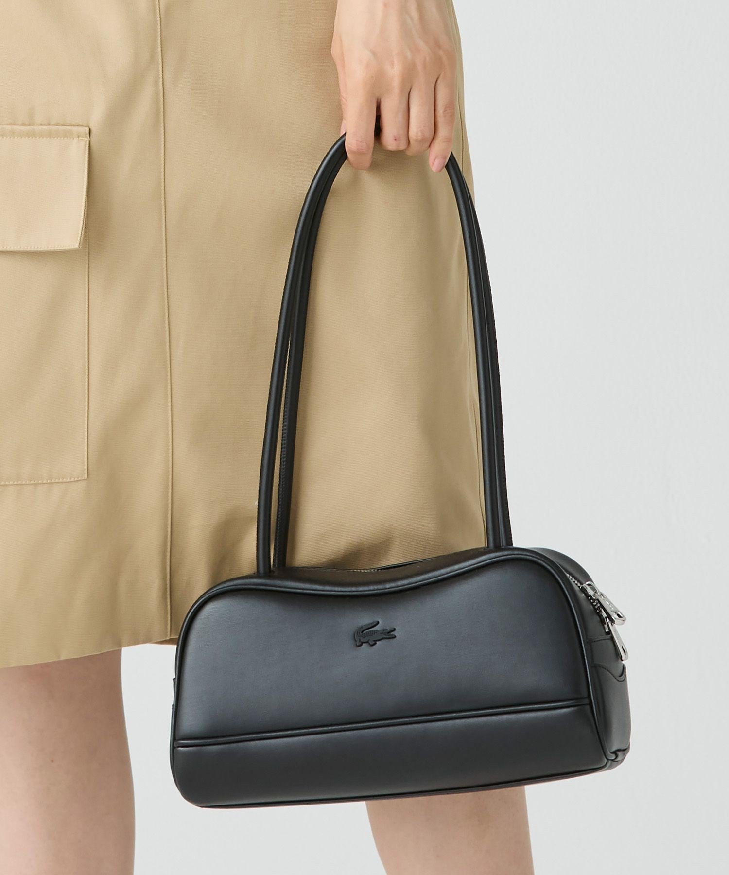 LACOSTE｜ローラレザーショルダーバッグ | Rakuten Fashion(楽天