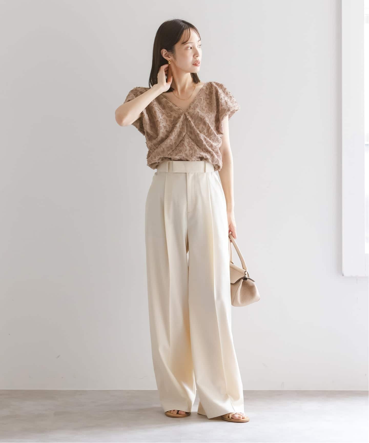 NOBLE｜【洗える】レオパードジャガードデコルテVブラウス | Rakuten